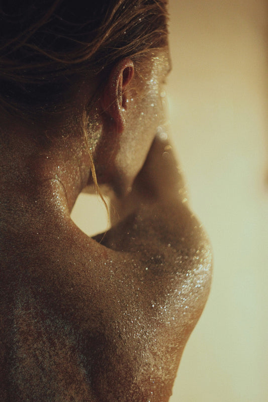 The Golden Rules of Exfoliating Without Irritation: Get the Glow, Skip the Redness