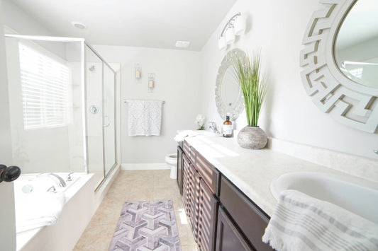 Upgrade Your Guest Bathroom: Essential Towels and Rugs to Impress Your Visitors
