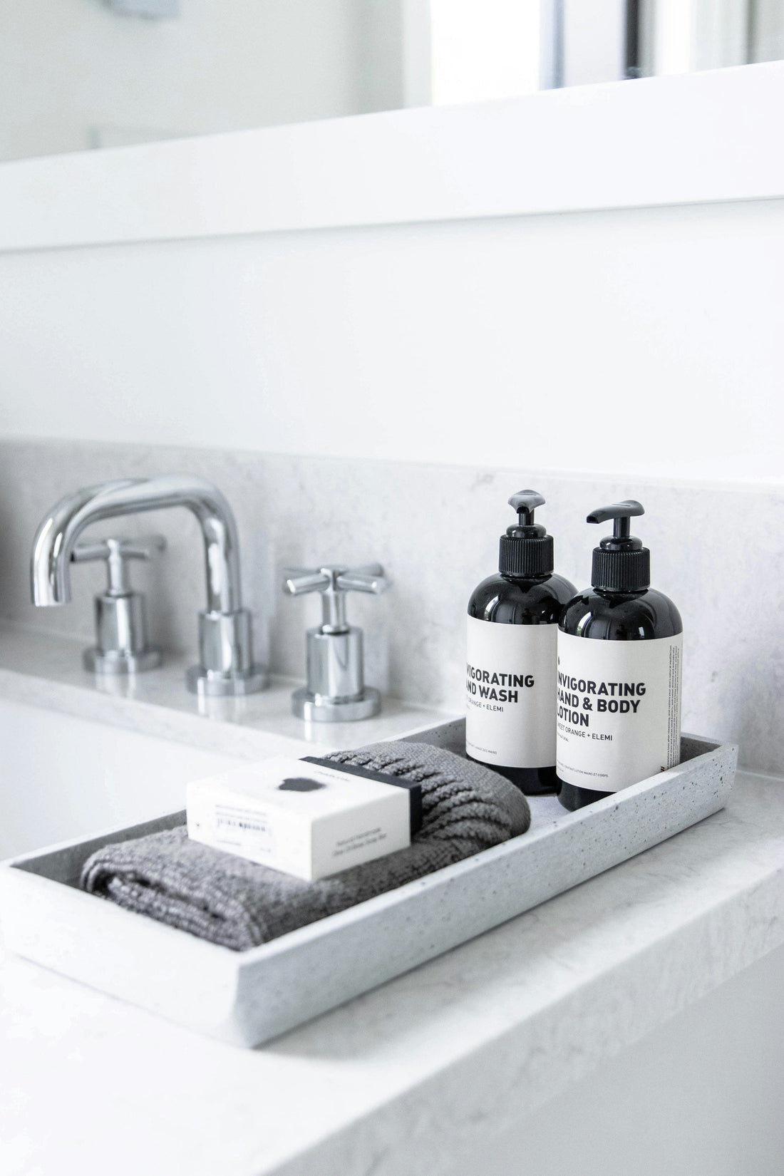 5 Ways to Style Your Bathroom with Decorative Trays