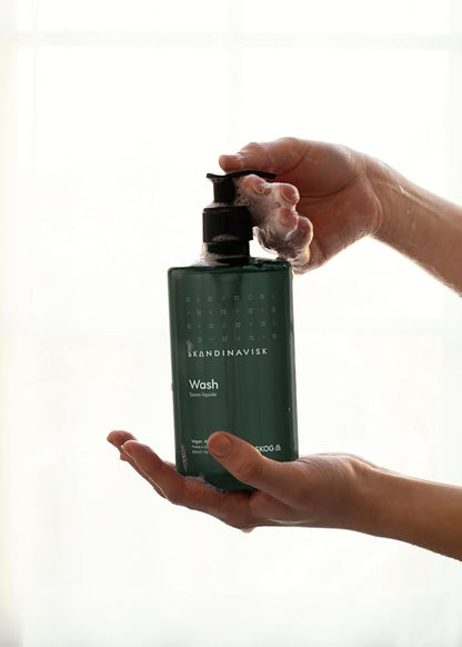 Skandinavisk Wash SKOG ‘Forest’ Scent notes: Pine needles and fir cones, birch sap and woodland lily of the valley, 16.91 fl. oz.