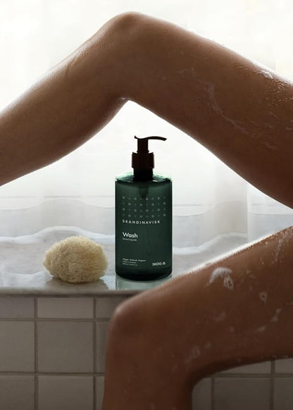 Skandinavisk Wash SKOG ‘Forest’ Scent notes: Pine needles and fir cones, birch sap and woodland lily of the valley, 16.91 fl. oz.