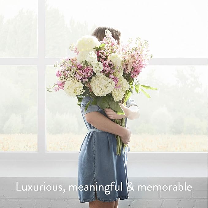 Thymes Moisturizing Hand Wash Soap with Pump - Luxury Hand Soap Gently Cleanses & Moisturizes - Skin Care with Glycerin & Aloe Vera - Delicate, Floral Fragrance (Goldleaf Gardenia, 8.25 oz)